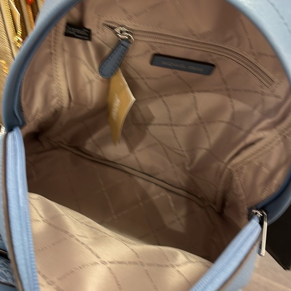 MICHAEL KORS 
Maisie Medium Pebbled Leather 2-in-1 Backpack
Denim 
NWT - Picture 11 of 16